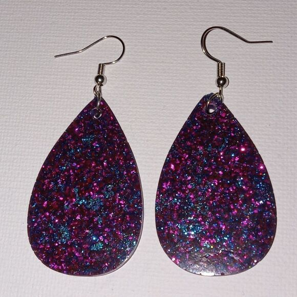CLEARANCE  Magenta and blue resin teardrop earrings - Picture 3 of 3